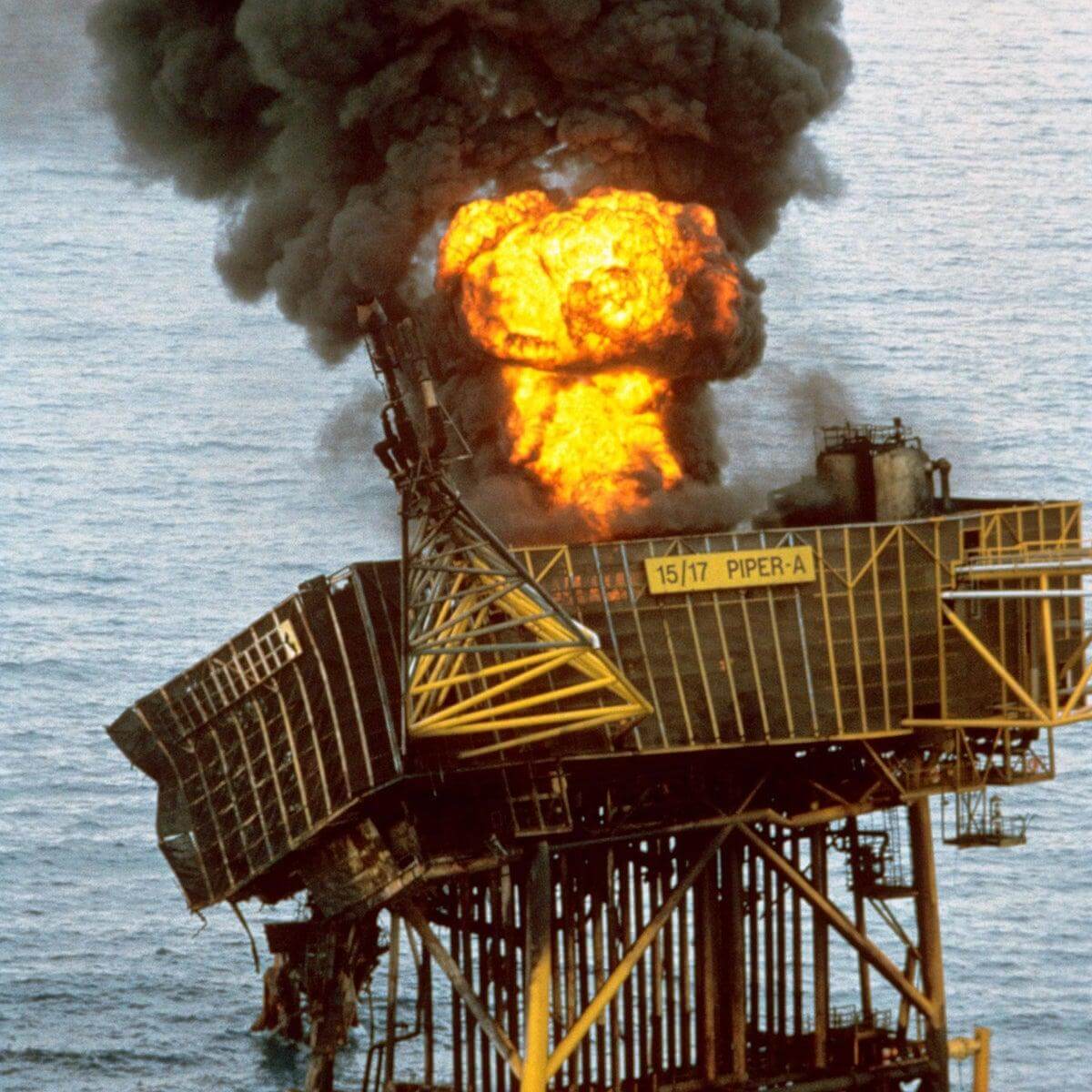 Fireball and black smoke rising from Piper Alpha